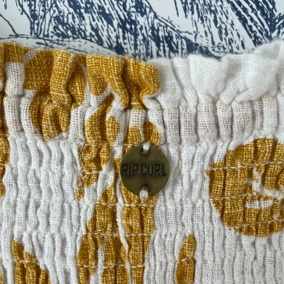 Rip Curl Medium Yellow Floral Dress in Excellent Condition - Picture 3 of 4